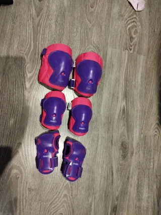 Patines Oxelo Talla 28-30 + Protecciones + Casco