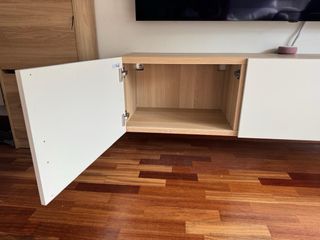 Mueble TV salón madera y blanco