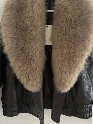 Chaqueta Zara viral con cuello pelo