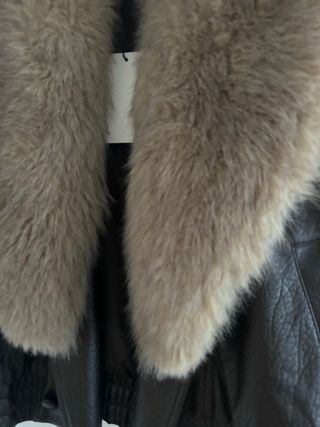 Chaqueta Zara viral con cuello pelo