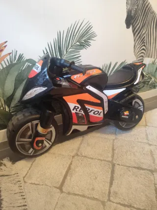 Moto de juguete grande Repsol