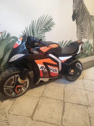 Moto de juguete grande Repsol