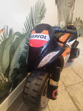 Moto de juguete grande Repsol