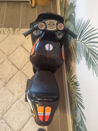 Moto de juguete grande Repsol