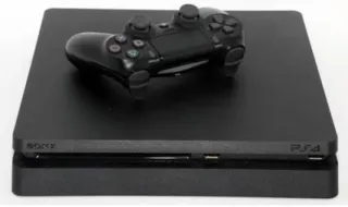 PlayStation 4 PS4 Slim Negra