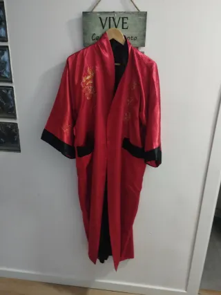 Kimono reversible satén negro y rojo