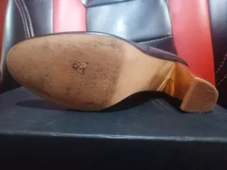 Botines Yellow Mellow Talla 37 Negros y Dorados