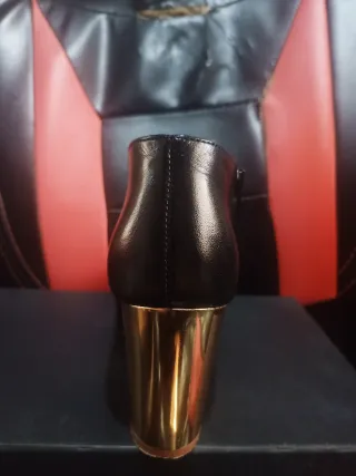 Botines Yellow Mellow Talla 37 Negros y Dorados