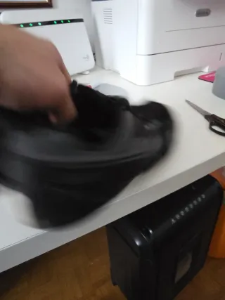 Scarpe sportive nere e grigie