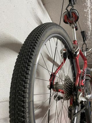 Bicicleta de Montaña Kona Roja