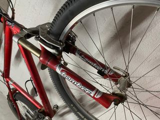 Bicicleta de Montaña Kona Roja