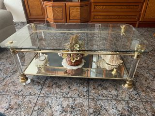 Mesa centro cristal y metal dorado, con espejo