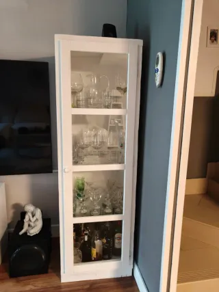 Vitrina de roble lacado en blanco