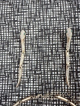 Collar y pendientes serpiente con brillantes
