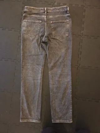 Pantalón H&M Gris Talla 40