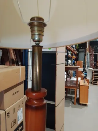 Lámpara de pie madera y tela