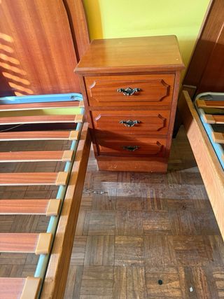 Cama individual con somier, cabecero , mesilla