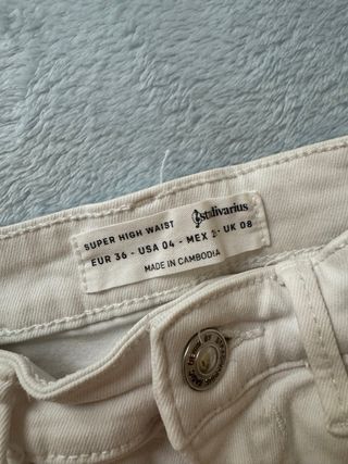 Pantalón vaquero blanco tiro alto T.36