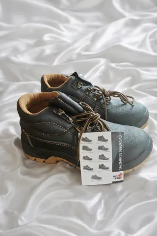 Botas de seguridad MONFRI mujer