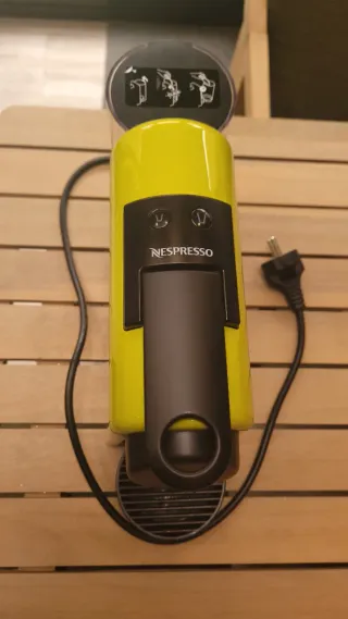 Cafetera Nespresso Delonghi Verde