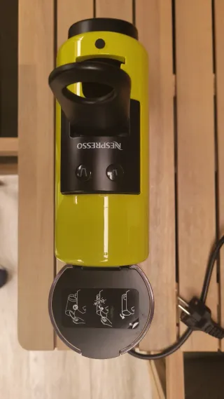 Cafetera Nespresso Delonghi Verde