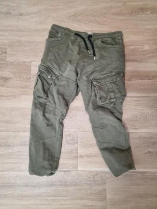 Pantalón cargo verde militar