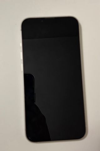 iPhone 13 128 gb con dos fundas