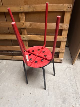 Banquetas de metal y plástico (2 unidades)