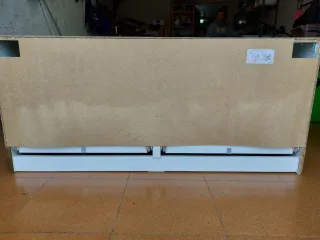 Mueble TV Blanco Ikea con algún signo de deterioro