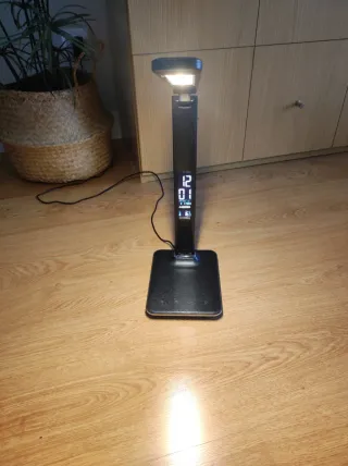 Lámpara de escritorio LED moderna