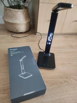 Lámpara de escritorio LED moderna