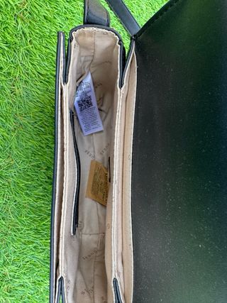 Bolso tipo bandolera Negro Guess