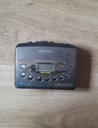 Walkman Sony WM-FX453 FM/AM Mega Bass