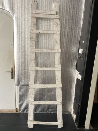 Escalera antigua de madera