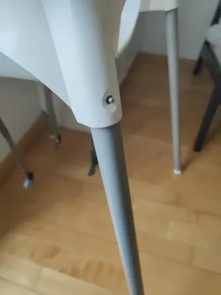 Trona IKEA con bandeja. Desmontable.