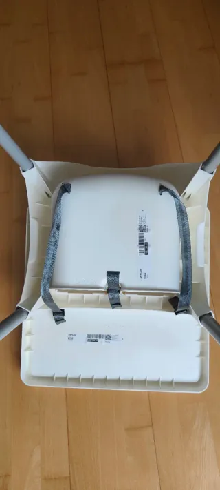 Trona IKEA con bandeja. Desmontable.