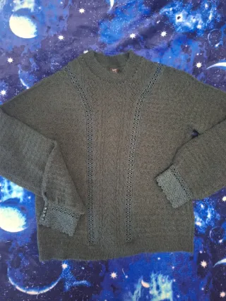 Maglione grigio con pizzo