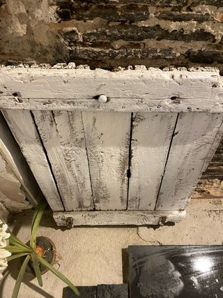 Puerta antigua despensa masia