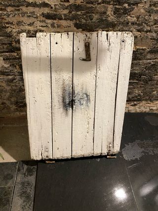 Puerta antigua despensa masia