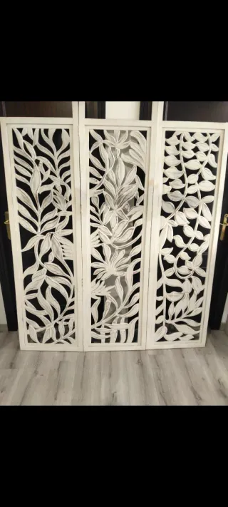 Cómoda, mesilla y biombo de madera conjunto