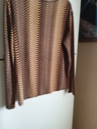 Blusa Beige y Marrón Ondulada