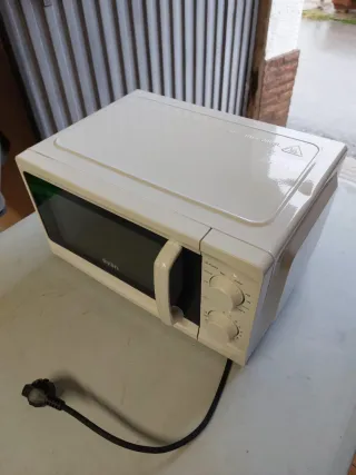 Microondas SVAN blanco