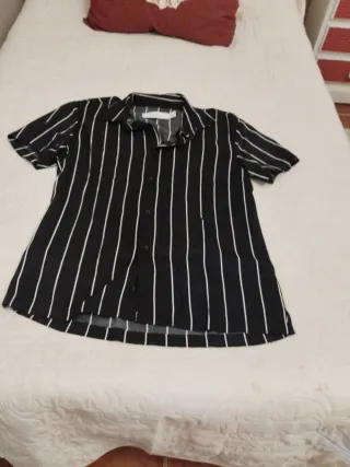 Camisa Rayas Blancas y Negras Talla M
