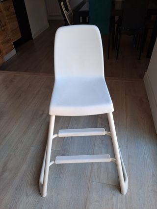 Trona convertible con bandeja