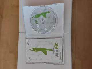 Tavola Wii Fit + Gioco Nintendo