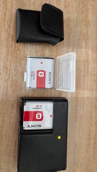 Cámara Sony Cyber-Shot 6.0 MP Plata