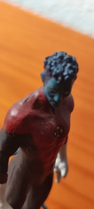 Figura Rondador Nocturno Plomo Colección