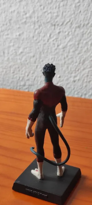 Figura Rondador Nocturno Plomo Colección