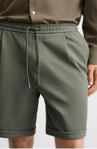 Bermudas hombre verde