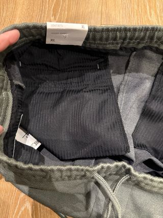 Bermudas hombre verde